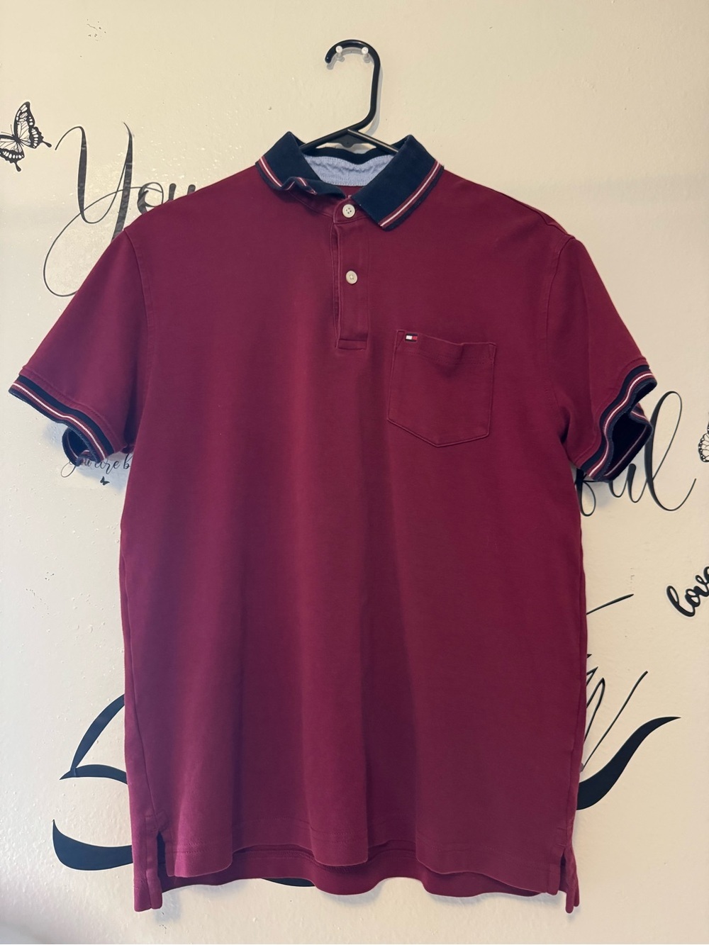 Tommy Hilfiger Men's Burgundy Pique Polo Shirt. - Picture 2 of 7